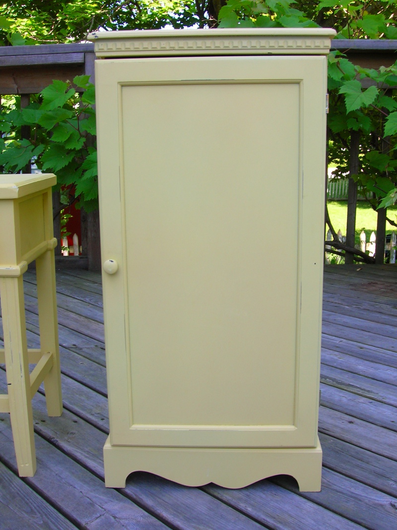 how to antique & distress furniture with paint | movita beaucoup how to antique & distress furniture with paint | movita beaucoup