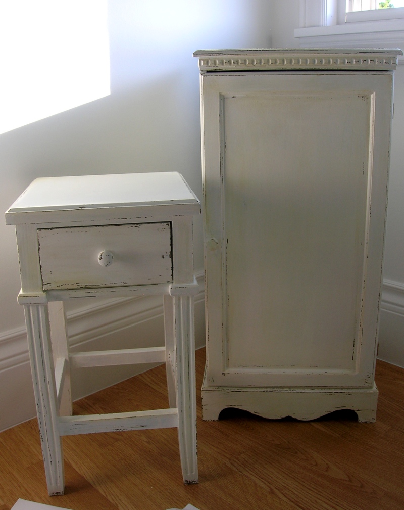 how to antique & distress furniture with paint | movita beaucoup
