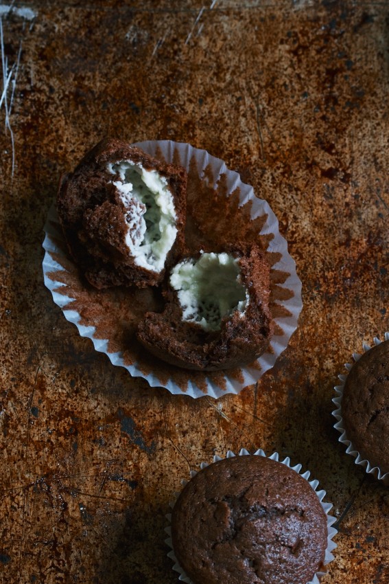 chocolate cheesecake muffins | movita beaucoup