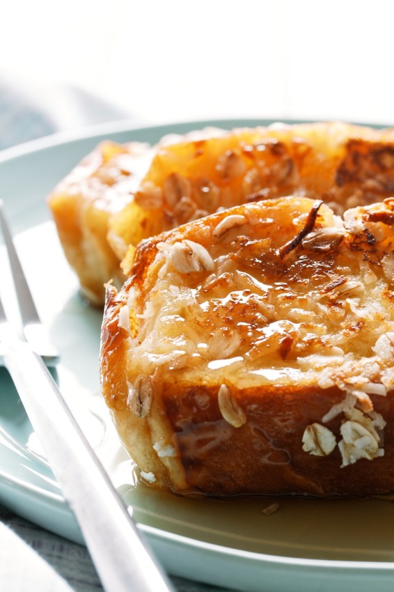 oatmeal coconut crusted brioche french toast | movita beaucoup